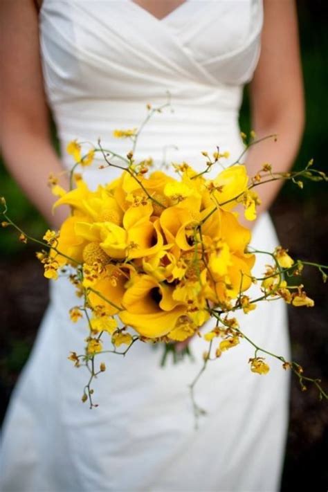 We've rounded up some of our favorite poppy wedding bouquets sure to make you consider including them in your big day. Picture Of Yellow Wedding Bouquets