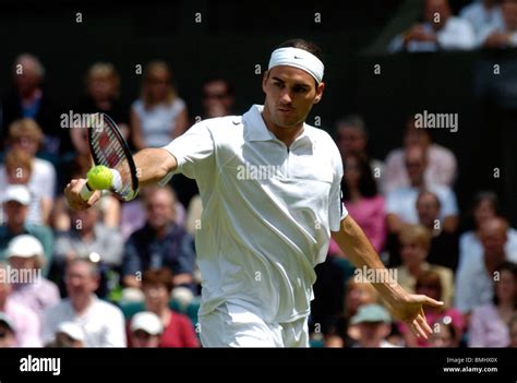 Roger Federer Plays A Backhand At Wimbledon 2004 Stock Photo Alamy