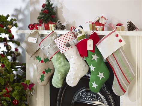 There are traditional stockings, boho stockings, sparkly stockings — you. 75 Christmas Stockings Decorating Ideas - Shelterness
