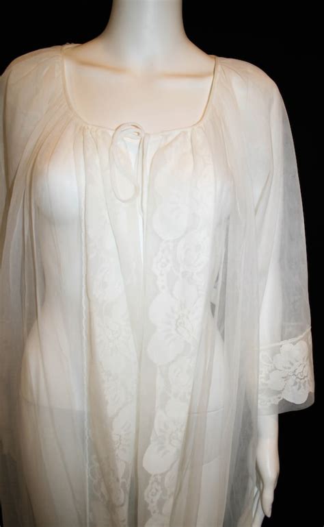 vintage miss elaine sheer dressing gown peignoir gem