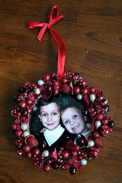 Make your nice pictures even nicer by using merry christmas photo frames free of charge and trouble. Diy Christmas Ideas - The WoW Style