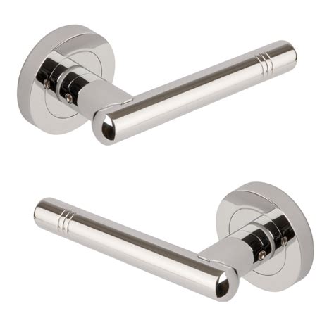 Clipper Polished Chrome Door Handles 52mm Round Rose Arc Passage Levers