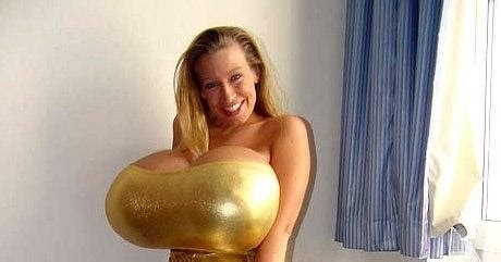 ΑΕΤΟΣ Grevena Γρεβενά Η γυναίκα με το μεγαλύτερο στήθος στον κόσμο