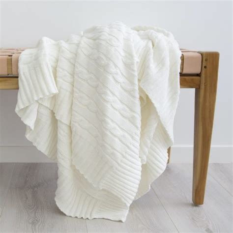 Knitted White Throw Blanket 130x150cm