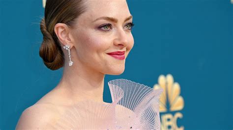 Amanda Seyfried Served Serious Mermaidcore On The 2022 Emmys Red Carpet