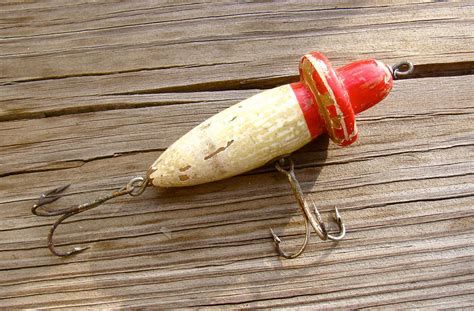 Antique Red and White Wooden South Bend Woodpecker Fishing Lure