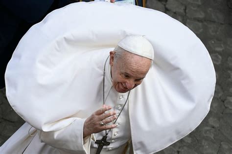 Best Photo Of The Week Pope Francis Wardrobe Malfunctions