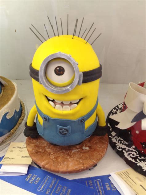 I am not paid by this brand of cake but i like to show you. Minion cake | Cake decorating piping, Minion cake, Minion party