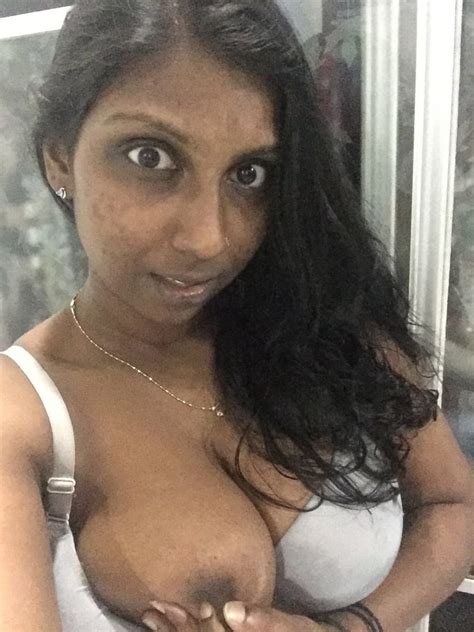 Tamil Malaysian Aunty Hot Nude Selfie With Her Husband Slave Pics