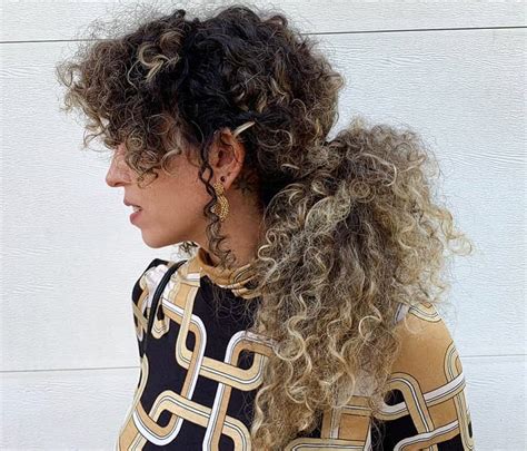 30 Curly Ponytails To Make A Real Statement Styledope