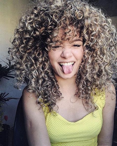 Controlled Chaos En Instagram “hello Sunshine ☀️ 📷 Eunattymorais” Curly Hair Styles
