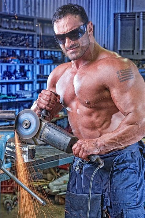 Muscle Man Hideaway Build It
