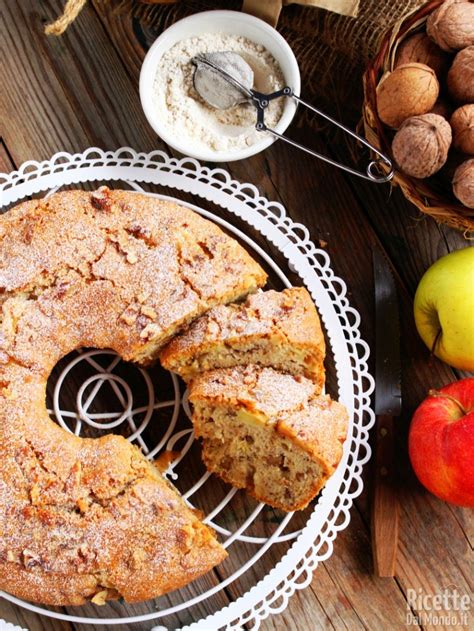 Nella cucina di paola anche semplici ingredienti si trasformano in dolci tanto semplici quanto deliziosi da mangiare! Ciambella noci e mele, ricetta della nonna | Marianna ...