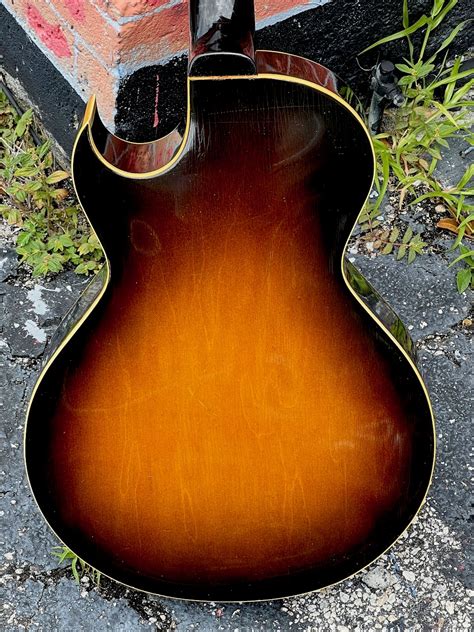Gibson ES 140 3 4 1951 Sunburst Finish Guitar For Sale Guitarbroker