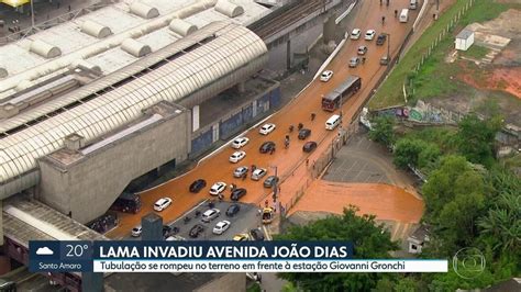 Lama invadiu a Avenida João Dias e causou transtornos na região SP2 G1