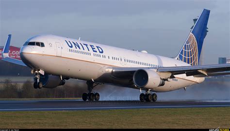 N648ua United Airlines Boeing 767 300er At Manchester Photo Id