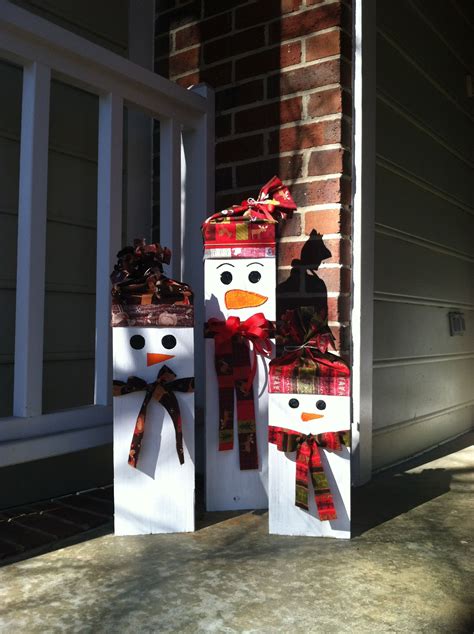 Wooden Snowmen On My Front Porch Wooden Christmas Crafts