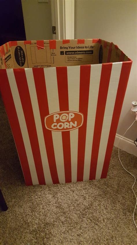 Diy Giant Popcorn Box For Movie Party Fiestas De Cumpleaños De
