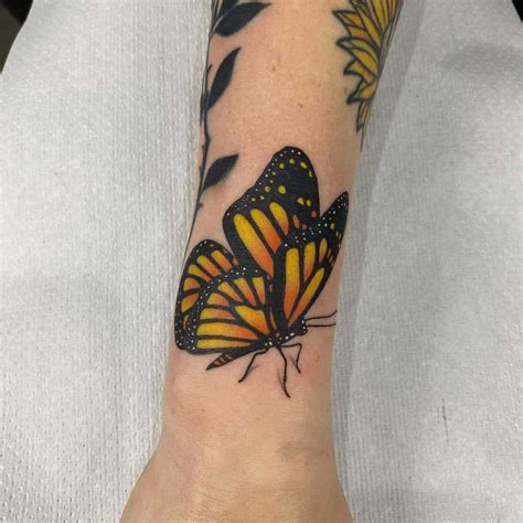 They include the infamous, rich, powerful, and influential. Top 63 Best Monarch Butterfly Tattoo Ideas - [2021 ...