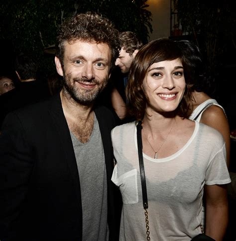 Are Michael Sheen And Lizzy Caplan Dating In Real Life They Re Pretty Hot Together On Masters Of