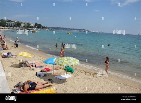 Plage Publique Public Beach Juan Les Pins Côte Dazur Stock Photo