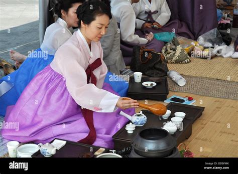 Seoul South Korea Traditional Tea Ceremony In Insadong Stock Photo