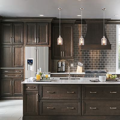 Whether you're going for a modern farmhouse look or an industrial wooden/metal vibe, the home depot canada has everything you need to complete your design. Kitchen Cabinets at The Home Depot
