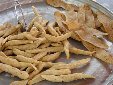 Keropok lekor ialah hidangan yang popular di kelantan. SedapSedapByNM: KEROPOK LEKOR