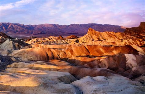 Geologically, it forms part of the southwestern portion of the great basin and is similar to other structural basins of the region. Death Valley National Park - Las Vegas, Nevada - Arrivalguides.com