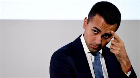 Di Maio Si Dimette Scoppia Ironia Sui Social Tra Meme San Paolo E