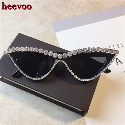 Vintage Luxury Crystal Diamond Cateye Sunglasses Women Brand Designer Black Pink Frame Cat Eye