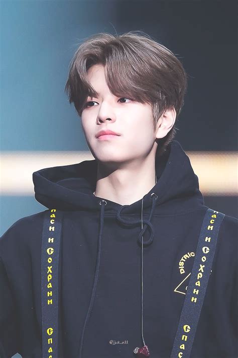 Felix is considered one of stray kids' main rappers and dancers. SeungMin handsome in 2020 | Stray kids seungmin, Felix ...