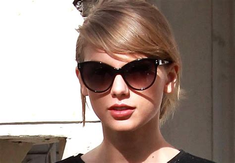 Taylor Swift’s Sunglass Is A Quintessential Style Statement