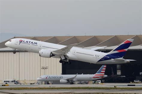 Latam chile la 704 route: LATAM Chile Airlines 787-900 Dreamliner (CC-BGM) LAX Takeo ...