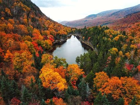 25 Stunning Fall Foliage Photos Taken By Readers