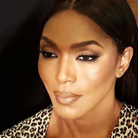 Get The Look Angela Bassett At The Emmys 2015 Afrobella Beauty