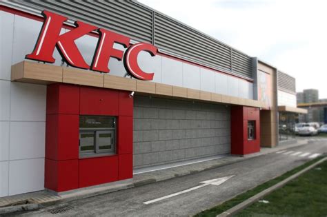 Damian plumtree, owner of jk cabs, said his firm had received multiple fines after picking people up on the road outside. KFC deschide în Dristor primul Drive Thru din Bucureşti ...