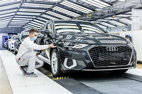 Elektroautos 2021 in der übersicht | verglei. Werksurlaub Volkswagen 2021 - Wolfsburg Vw Schickt ...