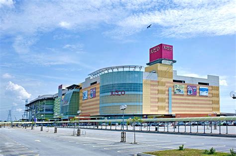 10:00 am to 9:00 pm from monday to thursday; Top 10 Largest Shopping Malls in Malaysia | TallyPress