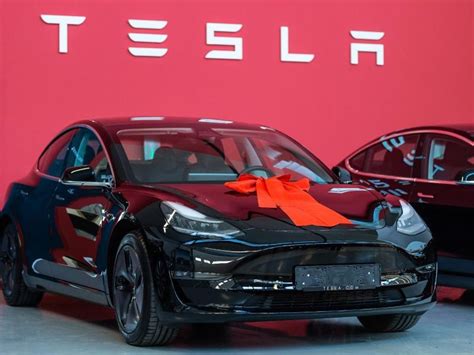 US Elektroautobauer Investiert Hoffnung Auf 8000 Jobs In Tesla Fabrik