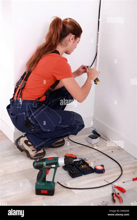 Electrician Installing Electrical Wiring Stock Photo Alamy