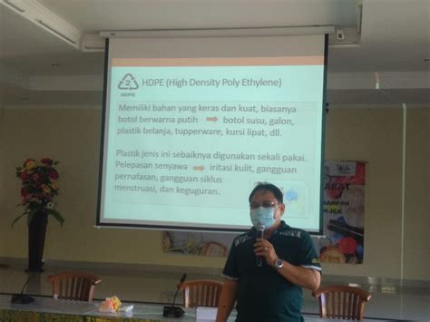 Edukasi Pengurangan Sampah Plastik dan Membuat Eco-Enzyme - Diari Bali
