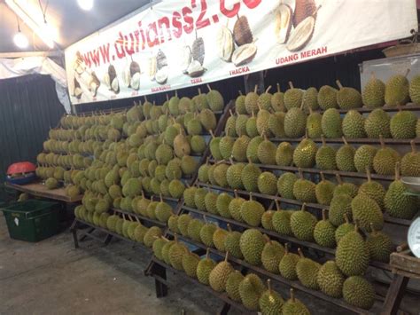 But who cares about the stall's name when they've got durian lined up for you. Durian Buffet SS2, Petaling Jaya — FoodAdvisor