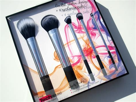 real-techniques-limited-edition-nic-s-picks-makeup-brush-set-review-makeup-brush-set