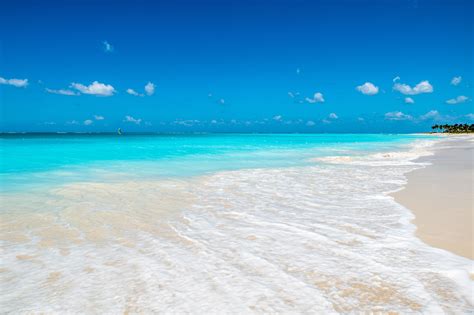 Drop Everything And Check Out The 10 Best Beaches Around