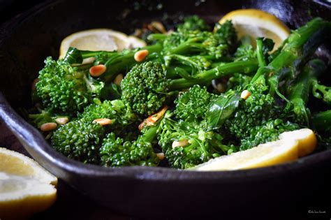 Easy Garlicky Sauteed Broccolini She Loves Biscotti