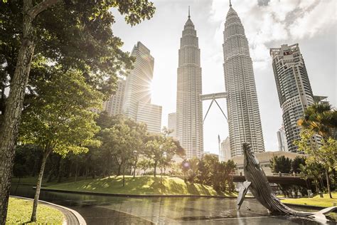 This is a modern, well maintained and pleasant park situated in the very heart of kuala lumpur. Four Seasons Hotel Kuala Lumpur KLCC Park