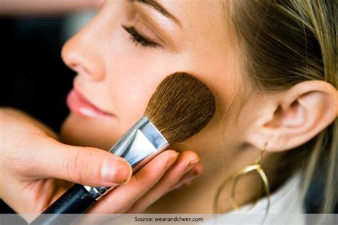 28 photos of tips and gorgeous makeup ideas with bronzer for the summer. A Cheat Sheet and Everything Else on How to Apply Bronzer!