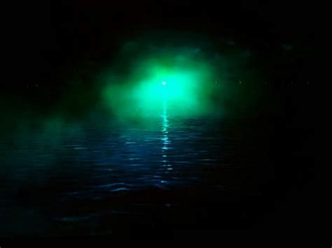 This Is The Green Light That Symbolizes Gatsbys Hope He Looks Out At