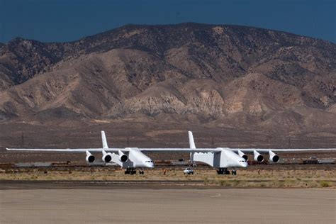 massive stratolaunch aircraft hits 90 mph on road to maiden flight